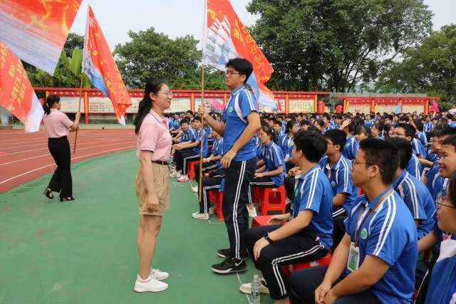 追光逐梦,扬帆起航——象州县初级中学2023届毕业学子启航梦想_全体