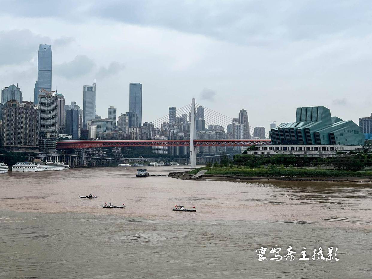 来看重庆神奇的“鸳鸯锅”两江交汇，最佳的拍照位置到底在哪里呢