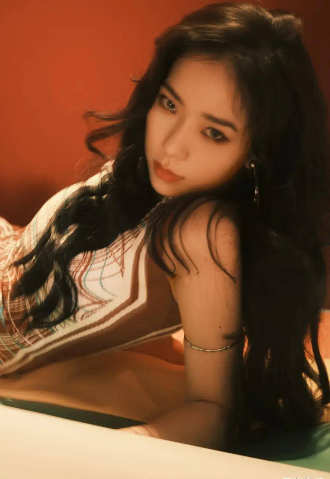 从《新世代》黑马到"美女说唱",她终于搞了波大事_阿达娃_音乐_hiphop