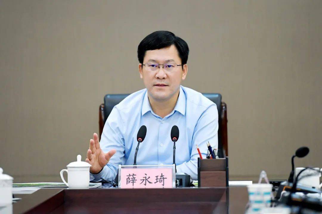 县长李雷,副县长臧孟义参加会议.9月23日,县委书记薛永琦