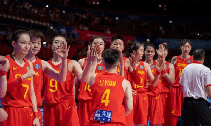 提前晋级8强无悬念！中国女篮仅用2节打花对手，中国23进球23助攻