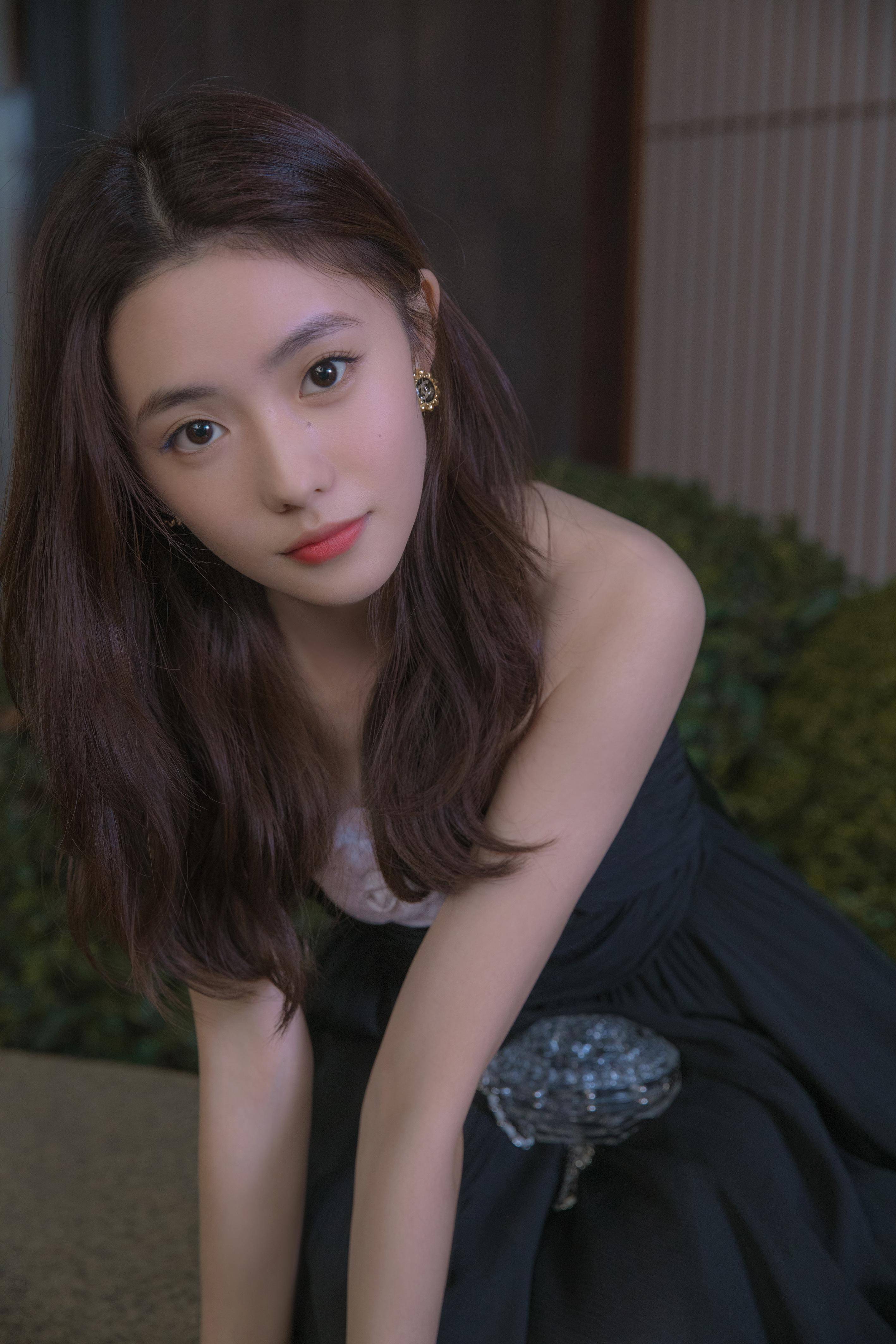 张子枫《我的姐姐》破5亿,00后小花谁是下一个影后?_角色_演技_电影