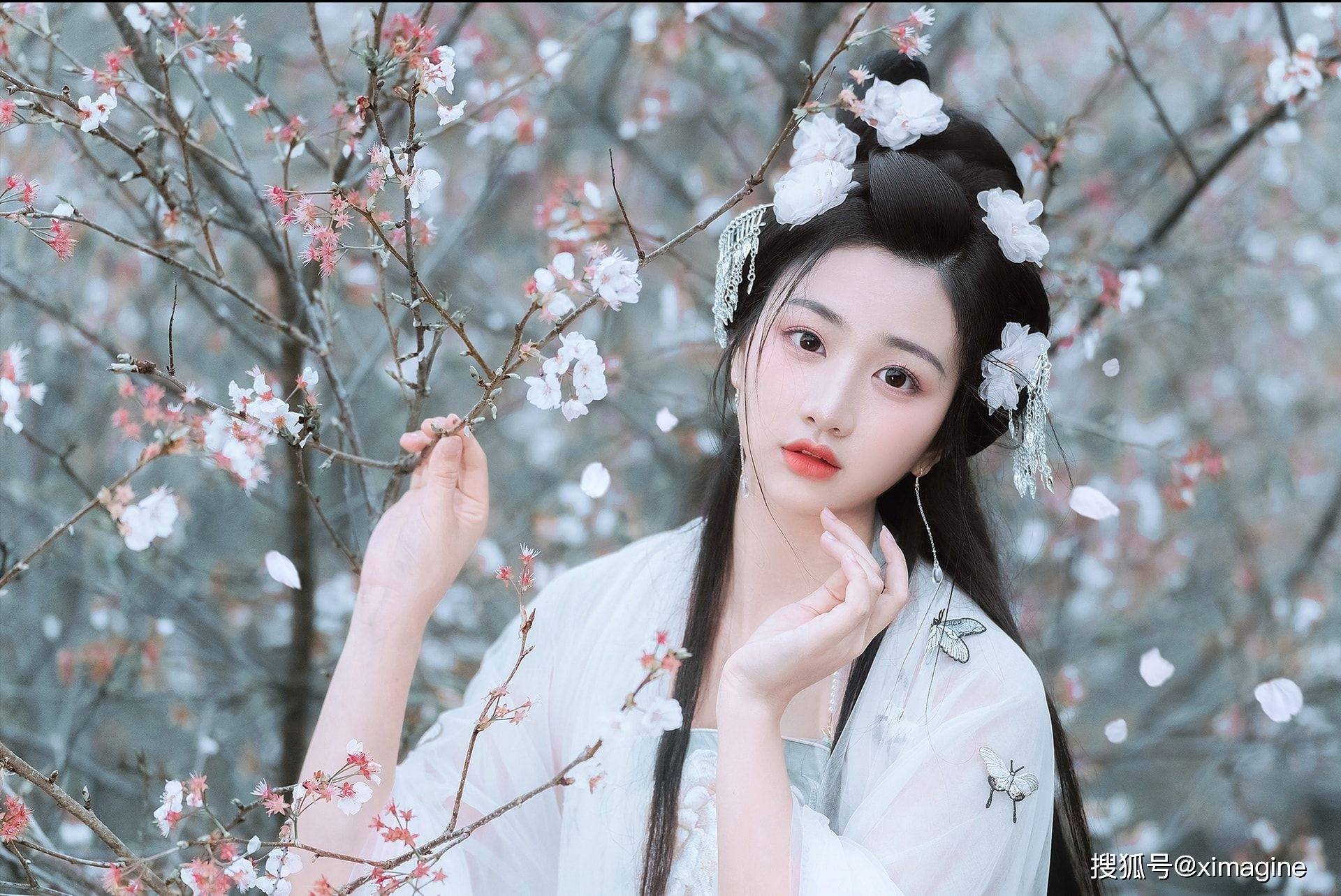 荒岛-落樱古风诗意写真摄影图片 桃花庵前的翘首等待_服饰_裁剪_汉服