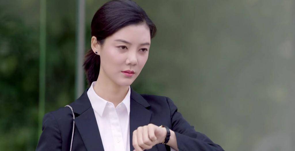 离过婚的4大女明星,第一位受人唾弃,最后一位活得最幸福_闫妮_自作自