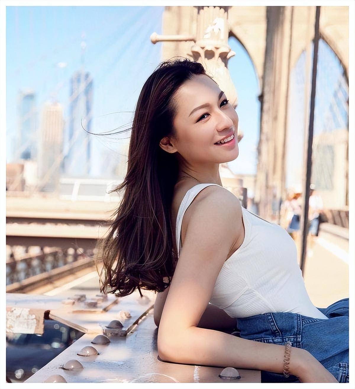 2022香港小姐三甲揭晓 林俊贤27岁女儿林钰洧夺冠_2022香港小姐三甲