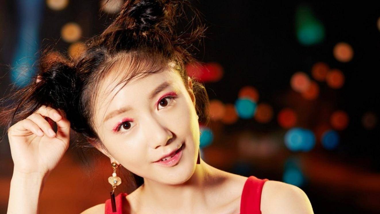 她出道多年演艺事业仍然不温不火,今去掉嘴角那颗痣,辨识度降低_李倩