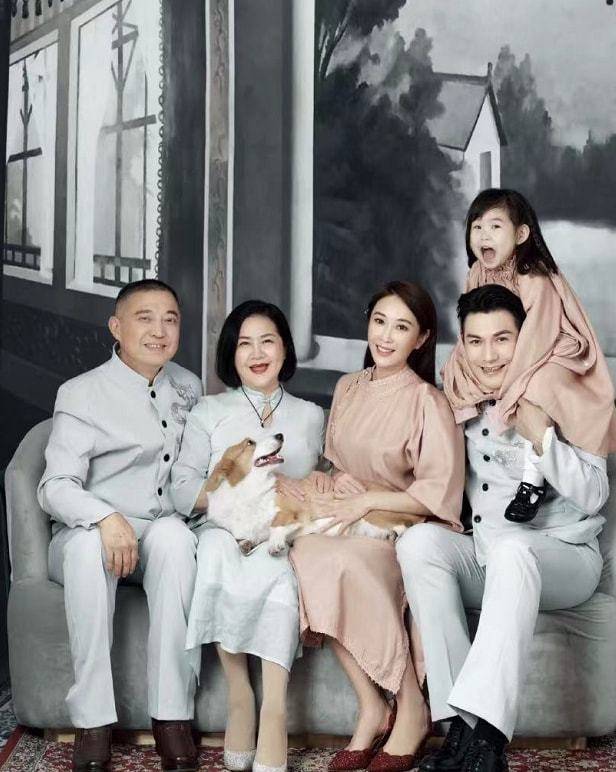 公公婆婆罕出镜,一家人都是高颜值_女儿_妈妈_杜若溪