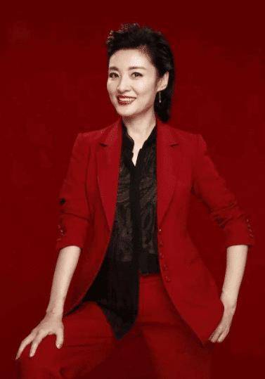 电视美女主持周涛:为工作忽略家庭,亲生女儿让她心生愧疚_姚宏_安徽
