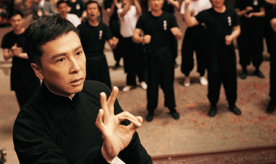 里面说咏春拳的创始人是一位武力高强的佛教中人——五枚师太