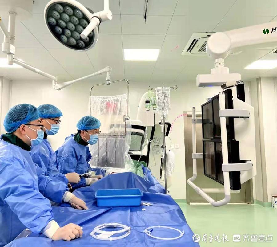 泰安市第一人民医院第二导管室迎来运行后首面锦旗_患者_血管_冠状动脉
