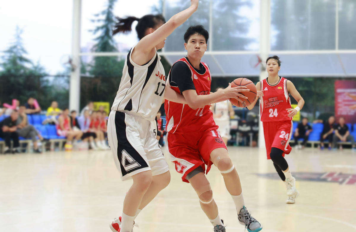 盛帆杯职业女篮四强赛闭幕 武汉盛帆获第二江苏夺冠_篮球_比赛_女子