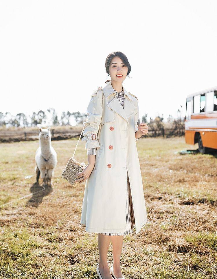 40岁的美女怎么穿显年轻?