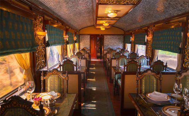 印度最豪华的火车，每节车厢都有空调地毯，一晚5600元