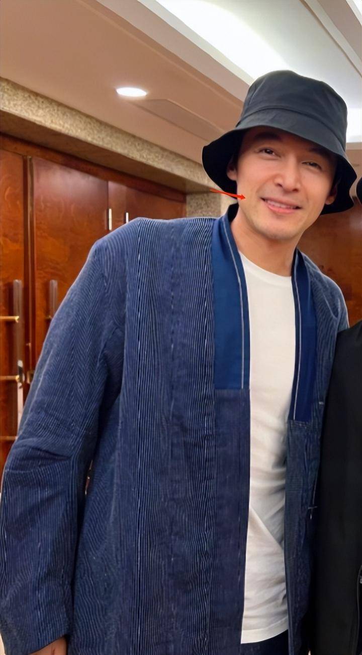 胡歌隐婚生子传闻后首露面!