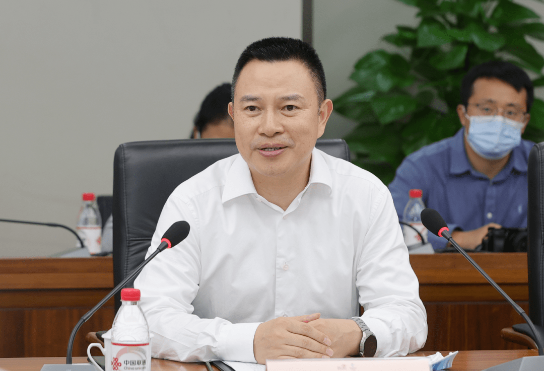 重庆联通总经理吴在学市人力社保局相关负责人表示,此次双方签订战略