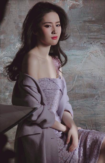 刘亦菲水逆不断?