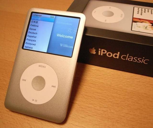 iPod Classic 120GB 動作確認済み 動作品】iPod classic 120GB（第6世代 後期シルバー 傷あり