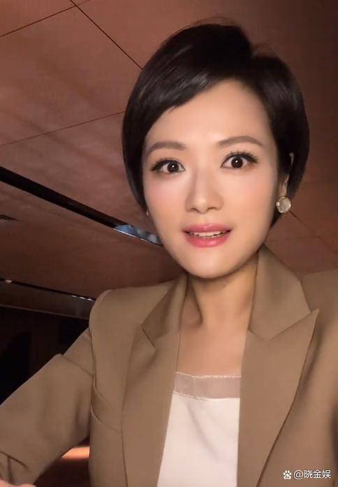 徐俐:自办谈话节目,刘芳菲任志宏曹颖等主持界13位名嘴集体力挺_姐姐