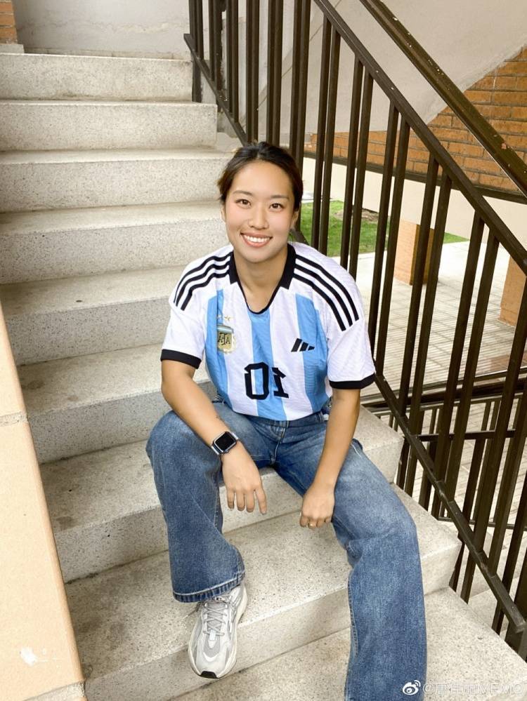 直播吧9月30日讯 北京时间9月29日晚间,中国女足国脚唐佳丽在个人社媒