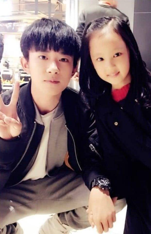 欢迎的,就连明星们都很喜欢她们,今天小编要和大家介绍的就是张婉儿了