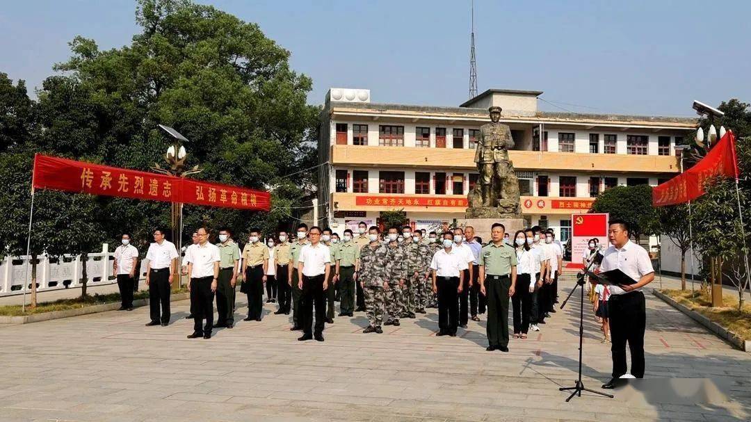 县委副书记,统战部部长杨云龙,县人武部部长马科柱,副县长陈静以及我