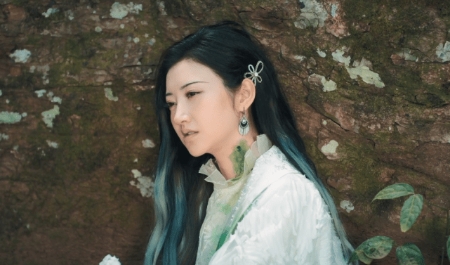 白金那么爱司藤,为何最后不救人?