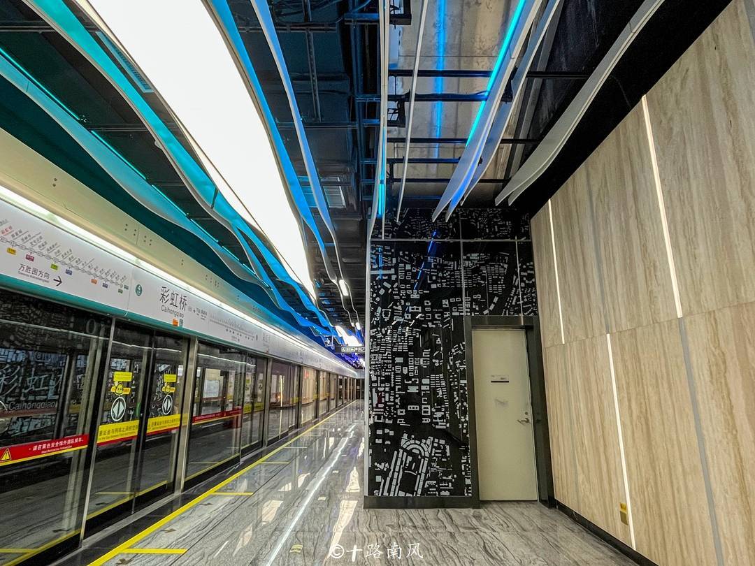 广州“最美”的地铁站，刚刚开通就成为网红，无数游客前来打卡