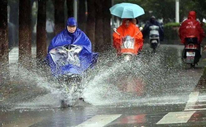 中雨 天气图片