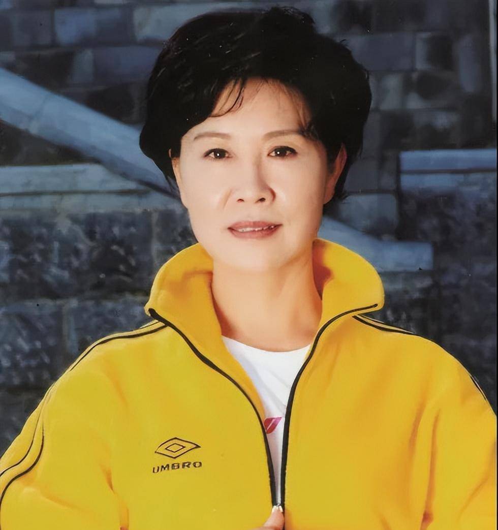 于荣光娶了初恋为妻,出道40年未有绯闻,如今妻子为何分居?