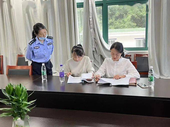 "铜冠希望助学"捐赠仪式在南陵县举行,县政府副县长梅菲,铜陵有色