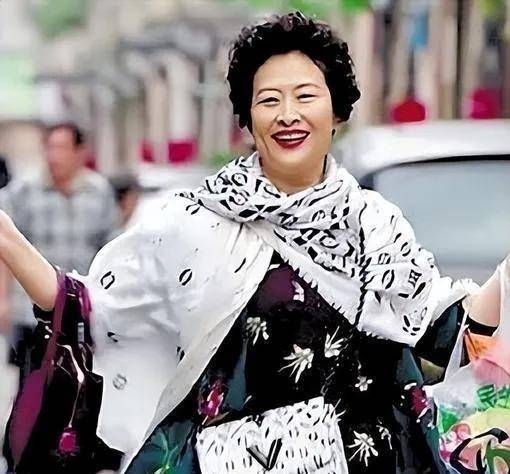 之后她又拍了《爱你没商量》,《幸福未满》,《绿萝花》等等.