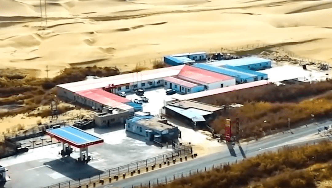 中国在沙漠里建奇迹之镇,两万人在此生活_塔中_公路_我国