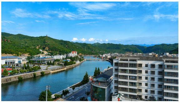 兩當地處秦嶺山系,嘉陵江流域,最大的優勢是生態,最亮的底色是生態,最