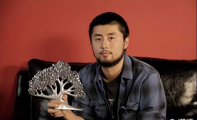 汪嘉伟前妻邓星,从小跟在秦怡身边长大,如今67岁,儿子成为她最大的