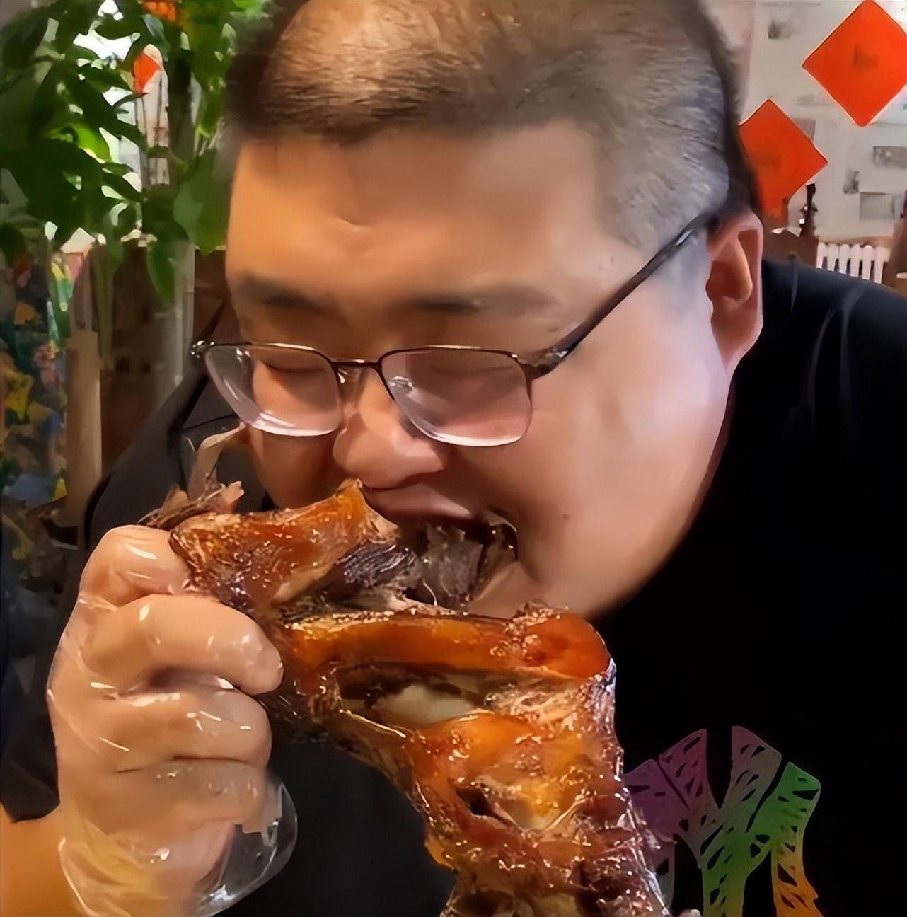 吃播4巨头:2年去世俩,胖猴仔减200斤后重操旧业,恩克脸发黑_猴子_广播