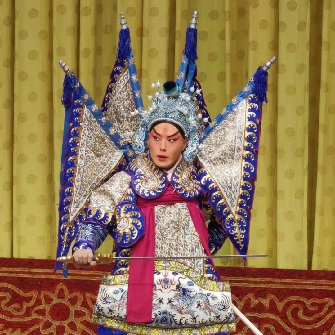 武生“潜力股”绽放青春风采 | 青年武生才俊周恩旭成功主演《长坂坡·汉津口》_艺术_表演_人物