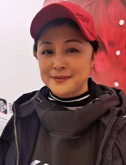 谢大脚"之前,于月仙的事业是非常坎坷的,鲜有人知赵本山的妻子马丽娟