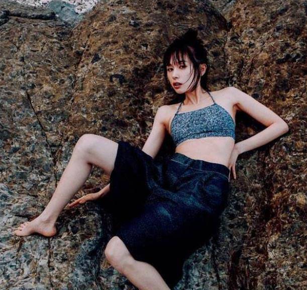 身高162cm的王子文穿蛋糕裙出席活动,高级又减龄,一点也不显矮_女明星