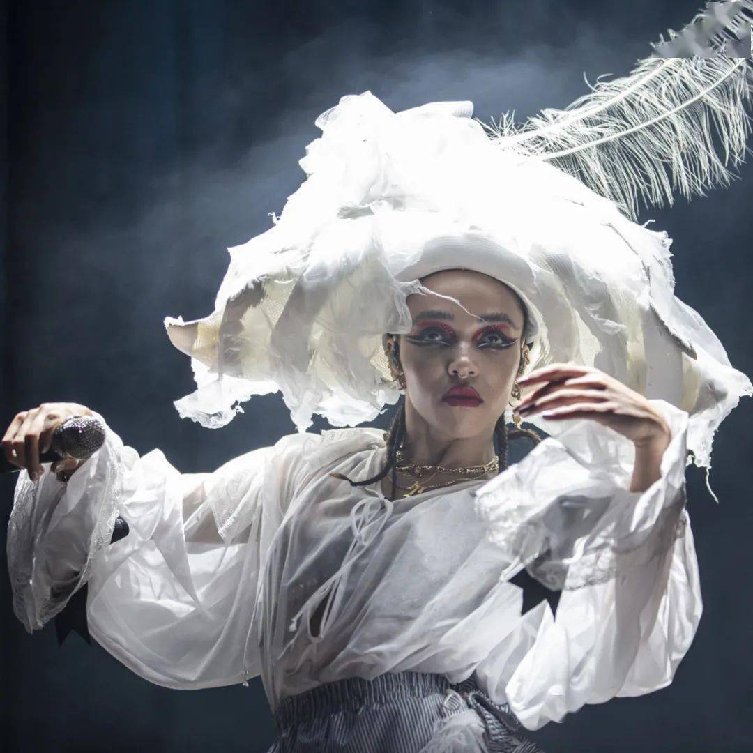 fka twigs 亮相巴黎时装周走秀!_米兰_miu_方面