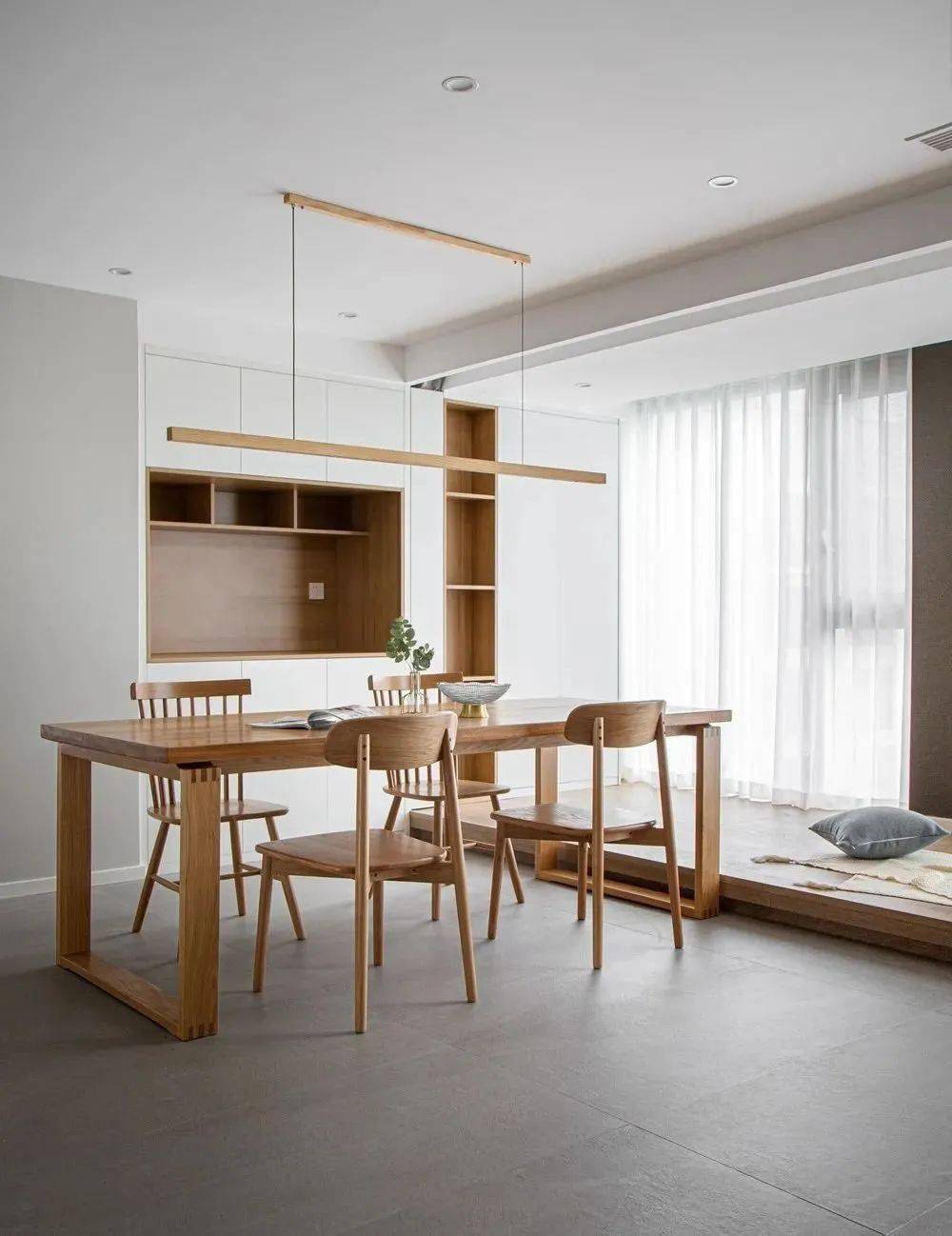 125㎡现代简约原木风,全屋大面积留白,电视背景墙超实用!_装修_空间_