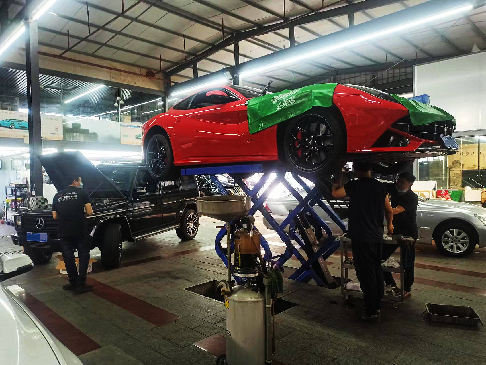 法拉利维修保养:法拉利f12berlinetta维修发动机漏油/极致大保养/德式