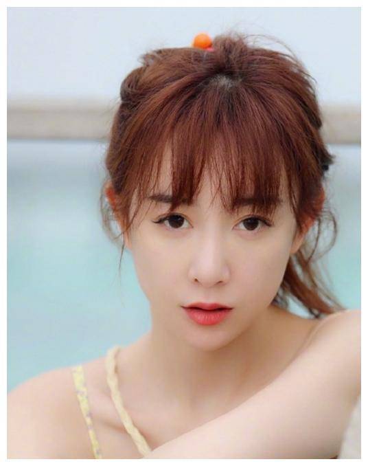 巴掌脸高鼻梁美颜回归,萝莉模样不见假体感_张梦_张蒙_状态