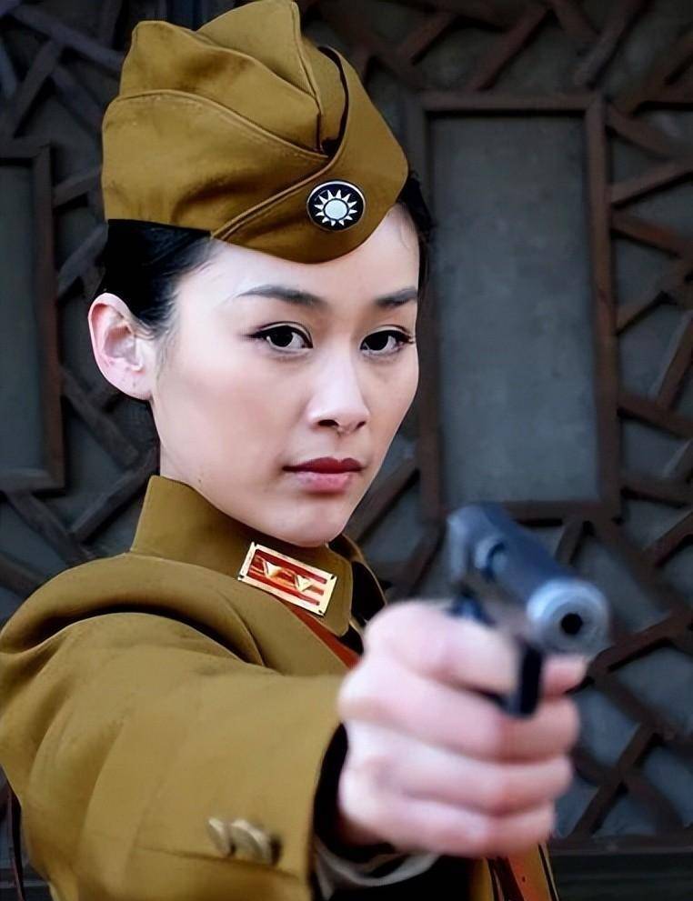 演军人不招吐槽的女星,只服这7位,颜值高不说,还