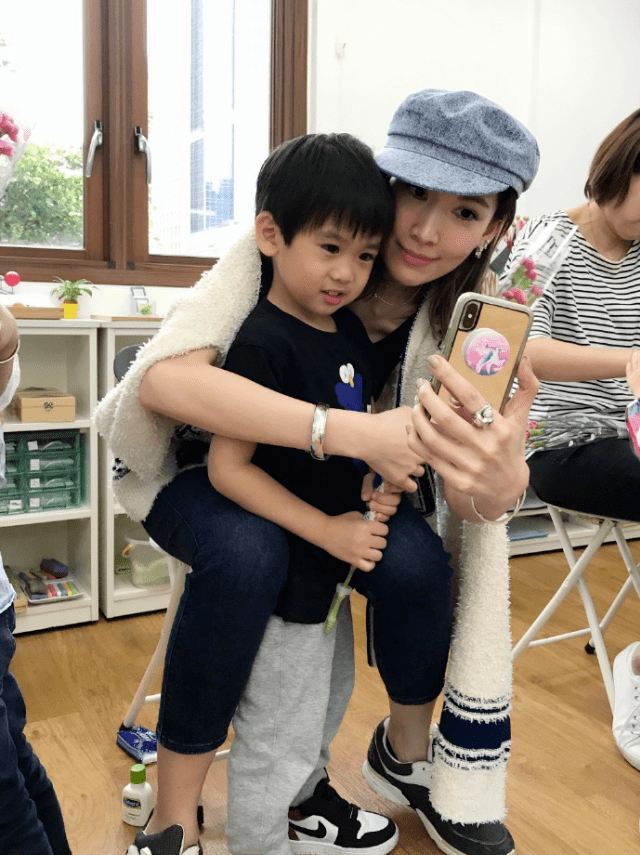 陈若仪更新动态透露林志颖近况,一举动被猜怀四胎,本人发声否认_网友