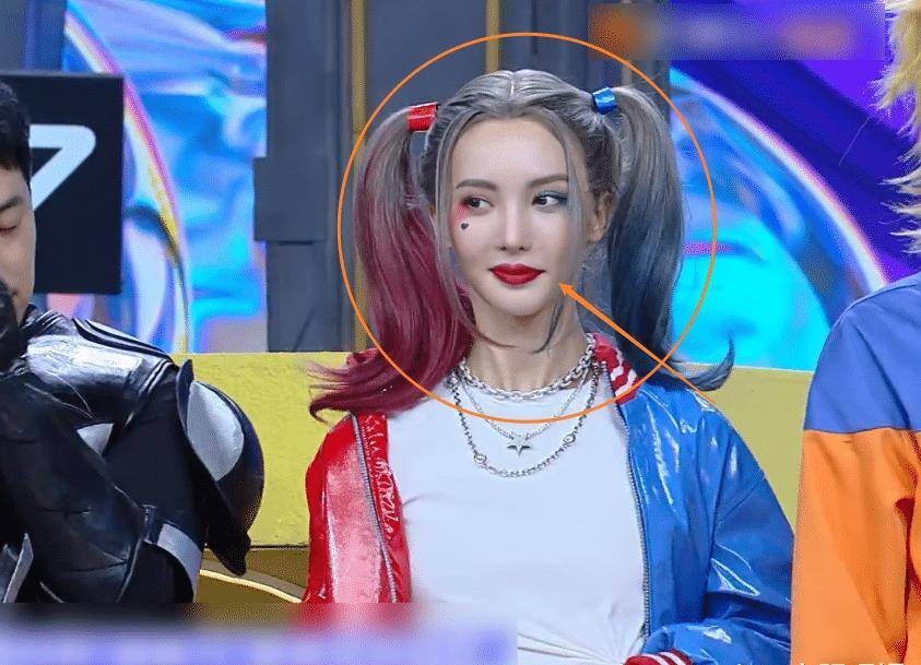 金晨扮"小丑女"颜值在线,王霏霏造型丝毫不输,我却被吴昕惊艳_观众