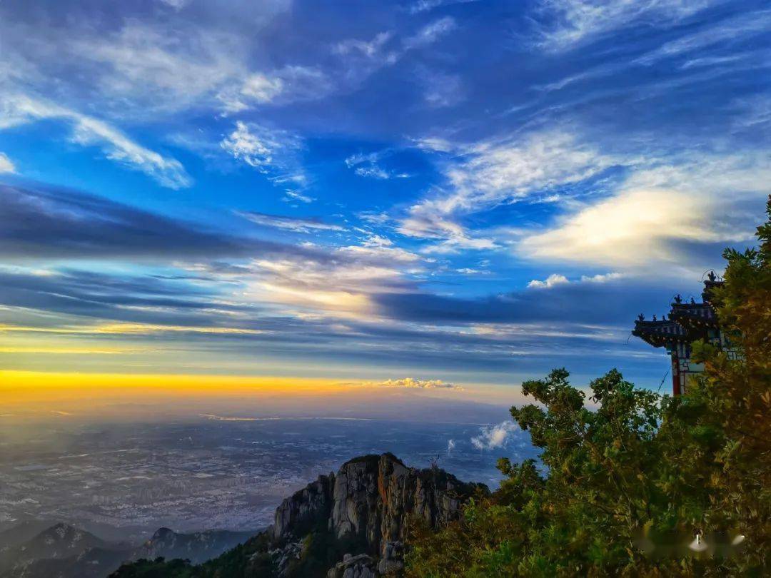 秋宜登高趁秋意正浓找个天高气爽的日子来看看泰山最美秋景吧摄影