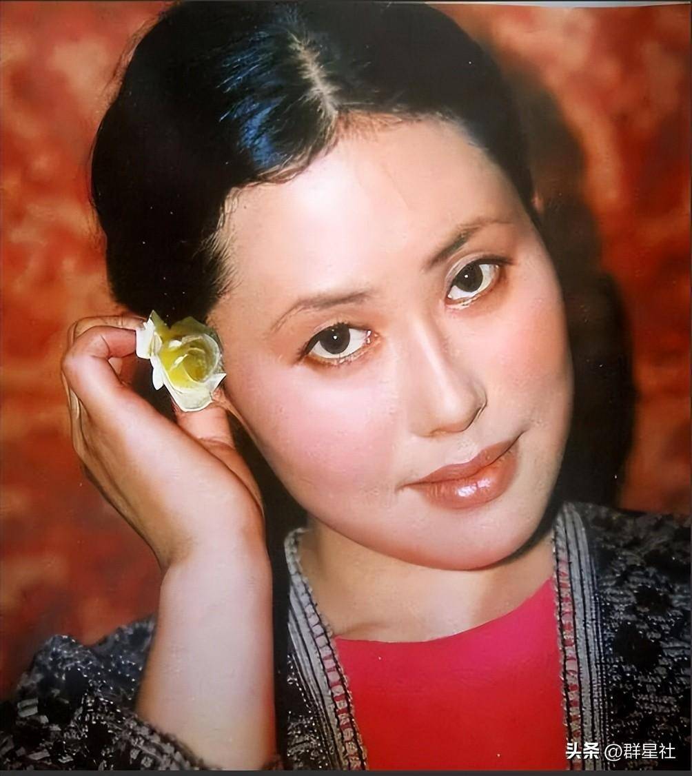 演员姜黎黎:30岁登上春晚,因谈恋爱被雪藏,晚年成人生赢家