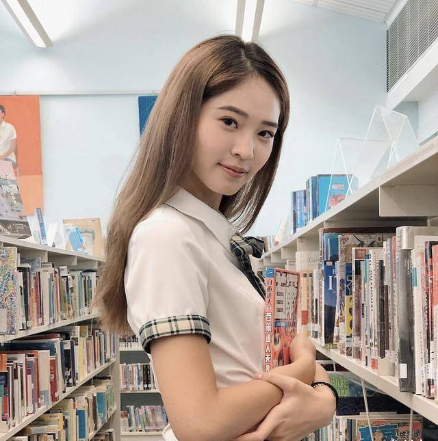 孙女报喜孩子平安出生,64岁崩牙驹荣升太公四代同堂_杨嘉欣_澳门_因为