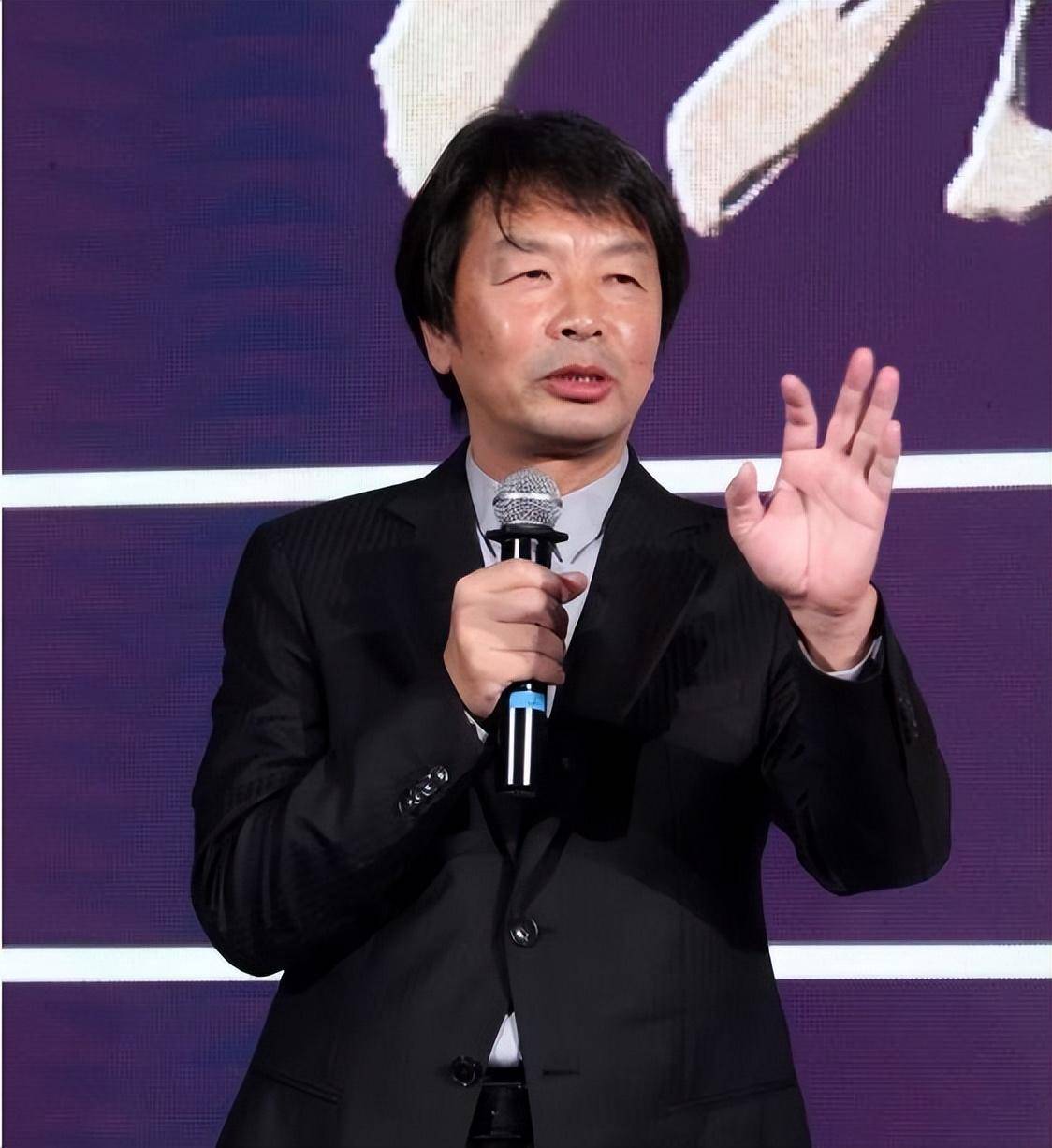 3,内涵陈道明脑子有问题,对王朔进行捧杀,刘震云在圈内的地位到底有多