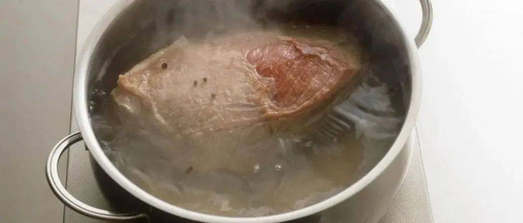 为什么腐肉煮熟了仍不能吃?高温不是可以杀灭腐肉中的细菌吗?_繁殖_芽孢_代谢